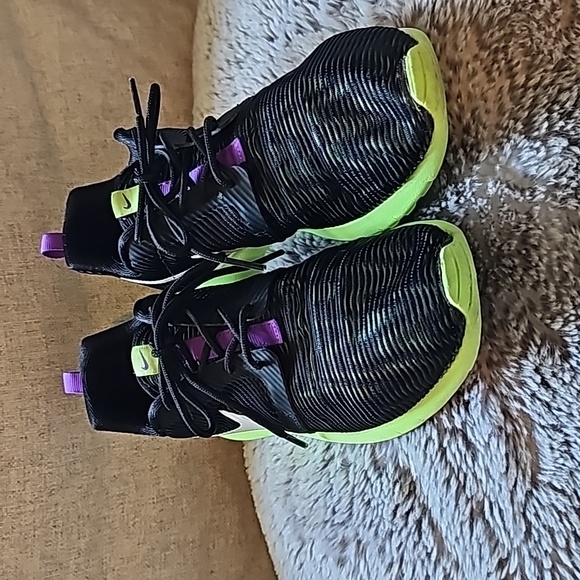 STUNNING NIKE ROSHE RUN - Picture 2 of 10